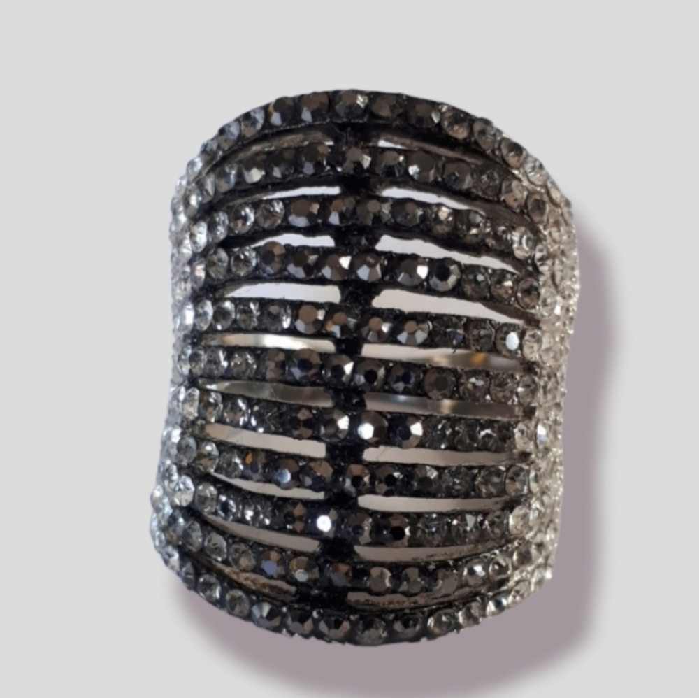 Black crystal ring